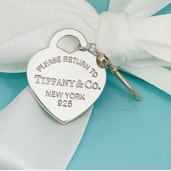 💥NEW PRICE💥TIFFANY BRAND NEW..  🌟 🛑 LOOK AT THIS GEM! .925 SS - Picture 3 of 9